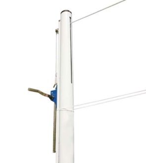 poteaux-a-sceller-en-acier-galvanise-tension-par-treuil-S30251.jpg